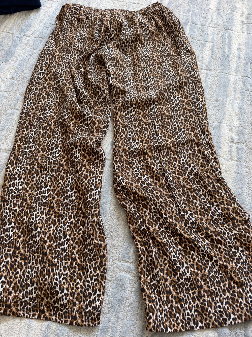Gold Hawk 100% silk Leopard Satin Cami & Wide-Leg Set - Brown Black - Picture 7 of 8